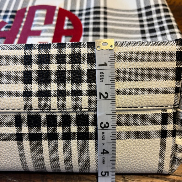 Thirty One Brand Large Shoulder Tote - help me find someone with HEA… - Picture 5 of 14